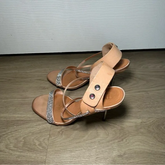 ⭐️Pedro Garcia ⭐️Blush and Crystal embellished strap sandal - Picture 3 of 6
